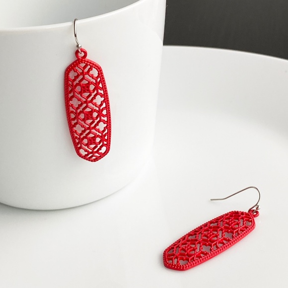 NEW Oval Filigree Earrings (red) - Picture 2 of 8